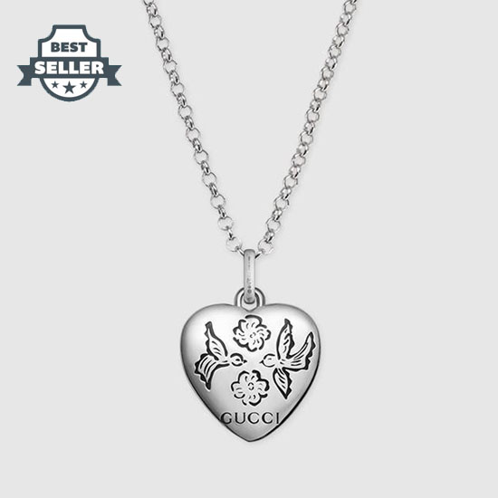 구찌 '블라인드 포 러브' 하트모양 실버 목걸이 455542 J8400 0701 Gucci Blind For Love necklace in silver